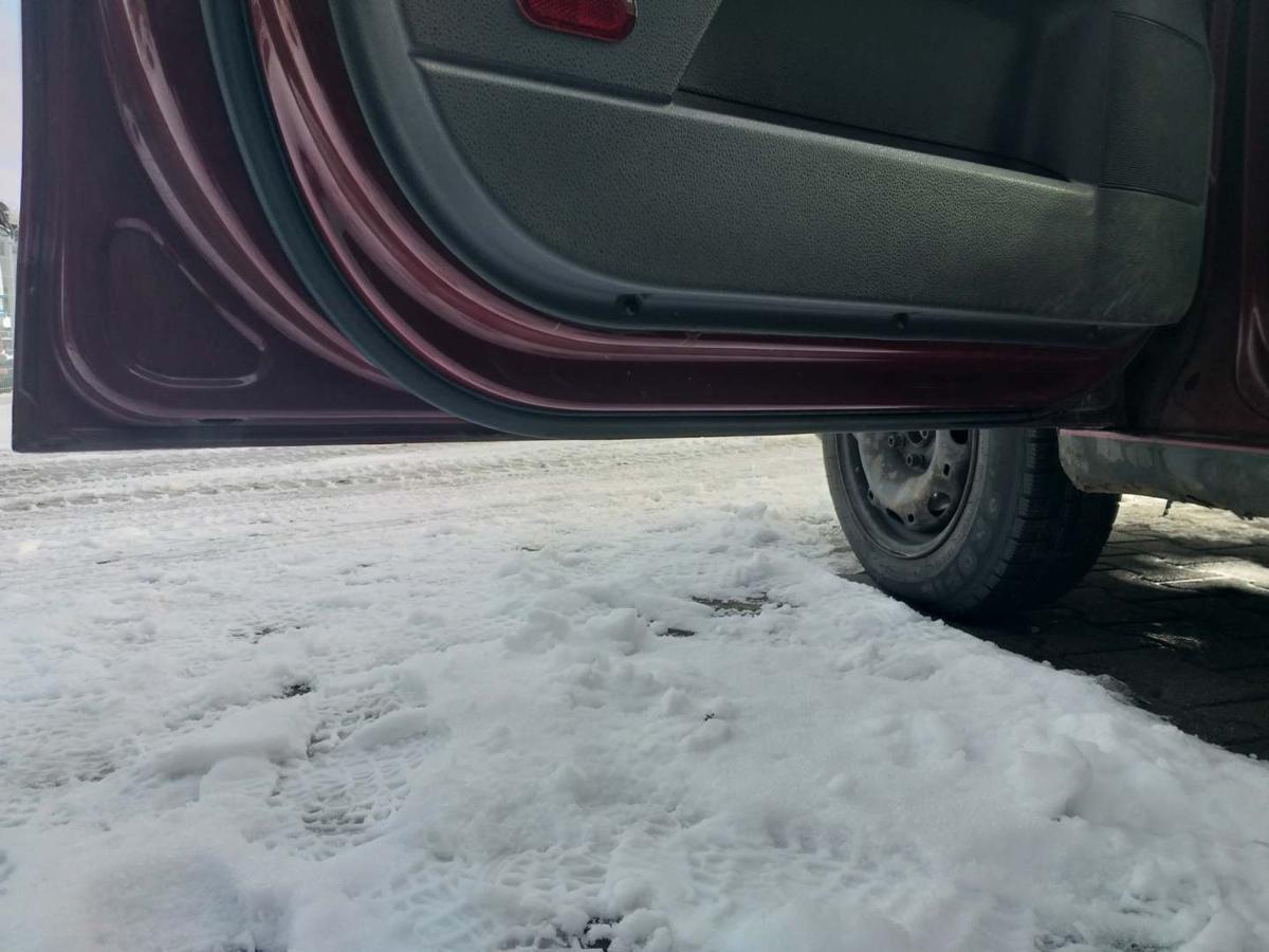 VW Polo 9N3 original T&uuml;r vorn links LC3R Winterred 5-T&uuml;rer Rohbau Bj.2005